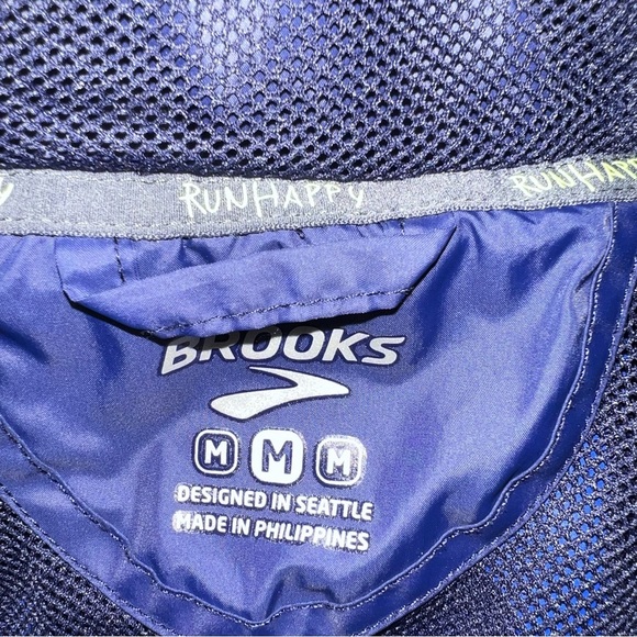 Brooks full zip jacket running size medium - Picture 7 of 10